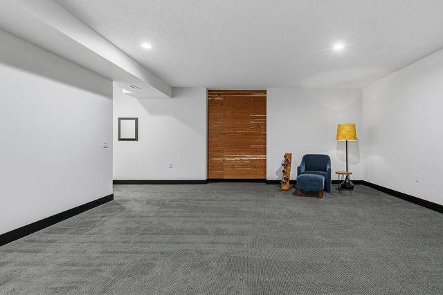 6139 Thor Avenue, Davenport, IA 52807