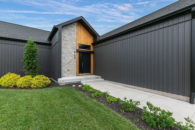 6139 Thor Avenue, Davenport, IA 52807