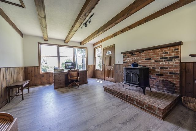 477 River Road, Deerfield, MA 01342