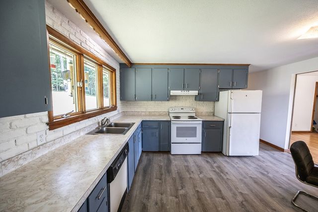 477 River Road, Deerfield, MA 01342