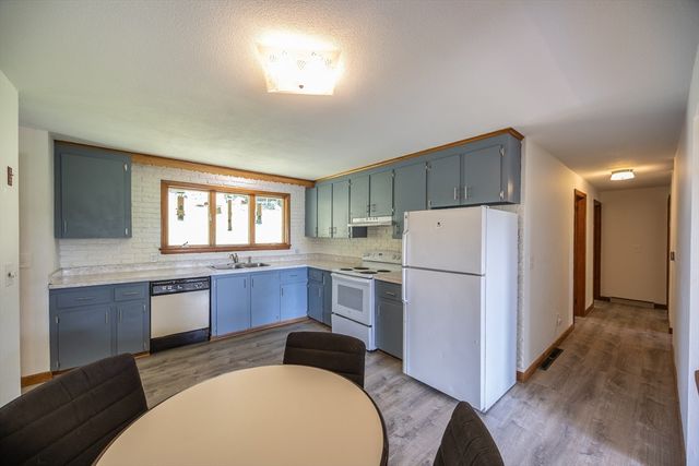 477 River Road, Deerfield, MA 01342