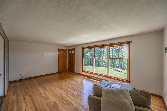 477 River Road, Deerfield, MA 01342