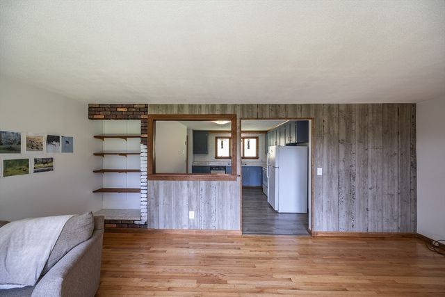 477 River Road, Deerfield, MA 01342