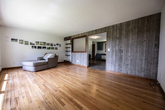 477 River Road, Deerfield, MA 01342