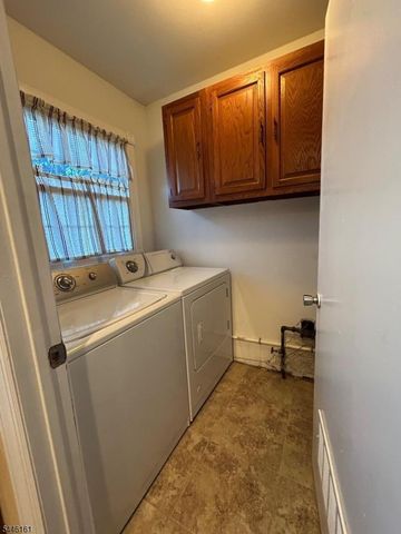 71 Dukes Rd, Rahway City, NJ 07065