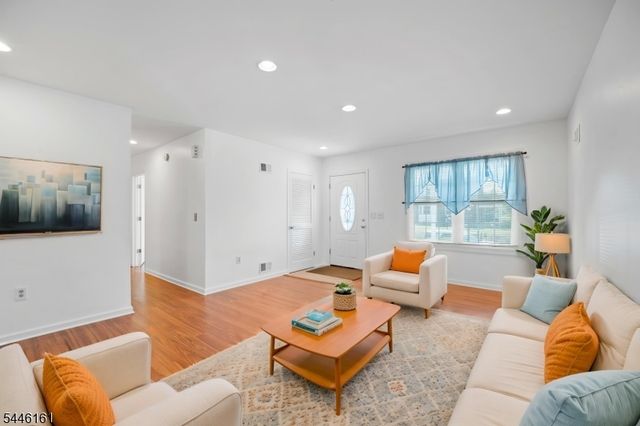 71 Dukes Rd, Rahway City, NJ 07065