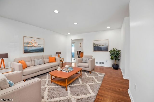 71 Dukes Rd, Rahway City, NJ 07065