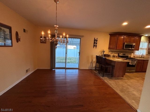 71 Dukes Rd, Rahway City, NJ 07065