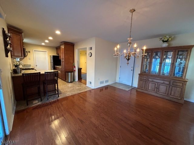 71 Dukes Rd, Rahway City, NJ 07065
