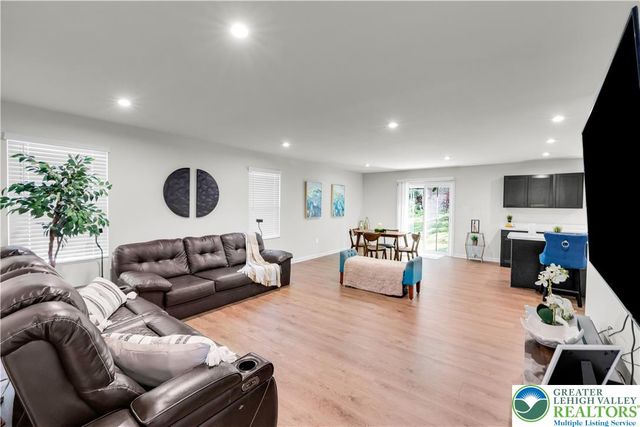 2713 Barnes Court, Allentown City, PA 18103
