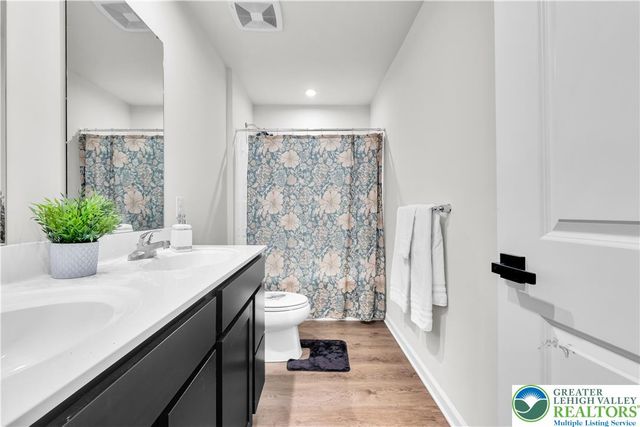 2713 Barnes Court, Allentown City, PA 18103
