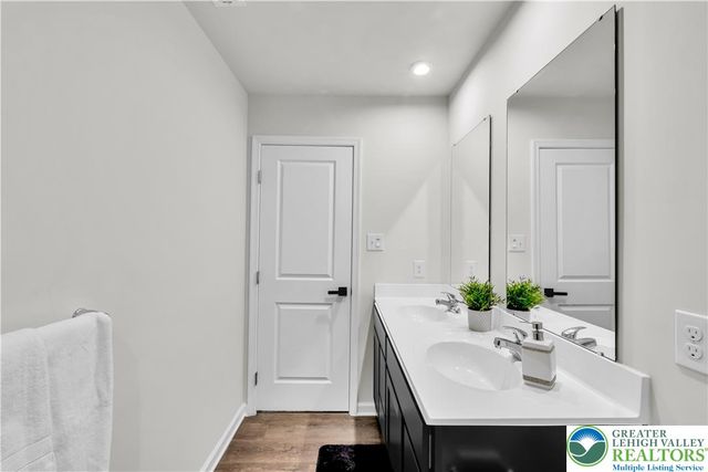 2713 Barnes Court, Allentown City, PA 18103