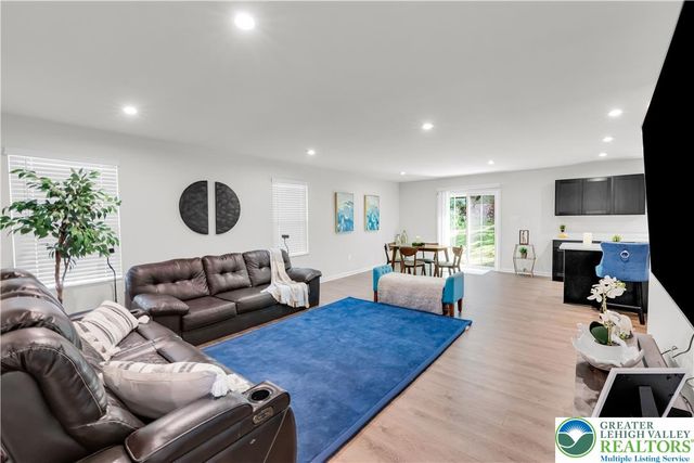 2713 Barnes Court, Allentown City, PA 18103