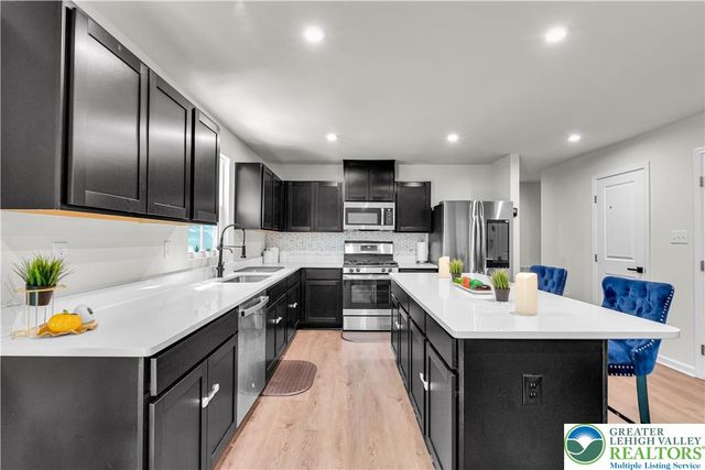 2713 Barnes Court, Allentown City, PA 18103