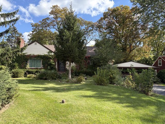 4710 S 35th STREET, Greenfield, WI 53221