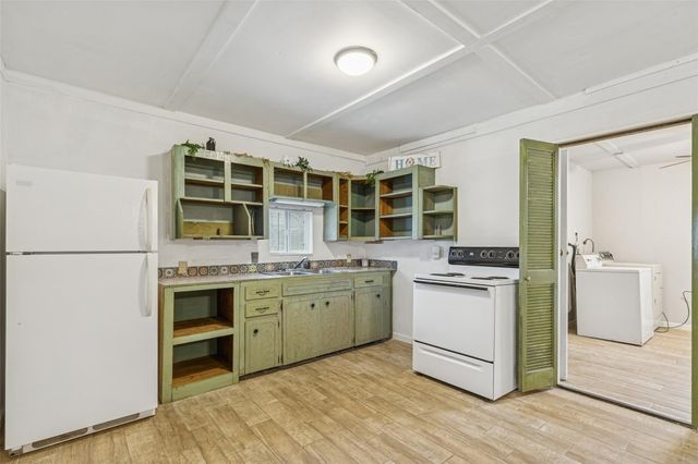 297 Peacock Path, Trinity, TX 75862