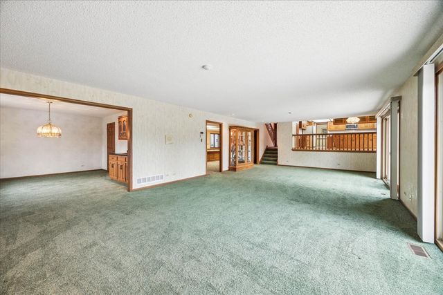 6037 Dunham Road, Downers Grove, IL 60516