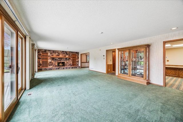6037 Dunham Road, Downers Grove, IL 60516