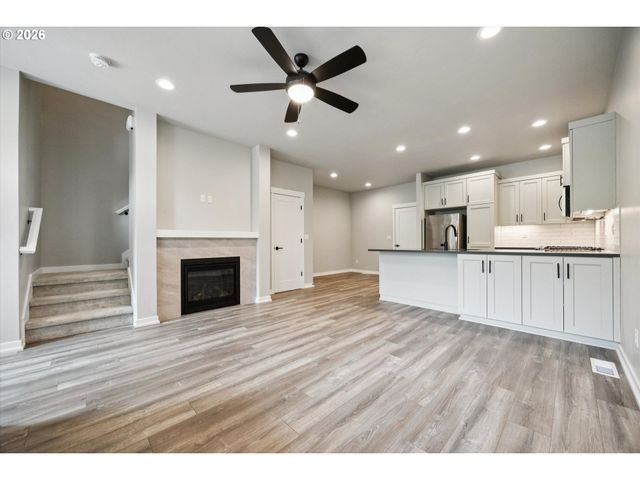 8157 Se VERMONT St, Hillsboro, OR 97123