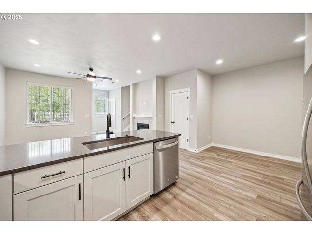 8157 Se VERMONT St, Hillsboro, OR 97123