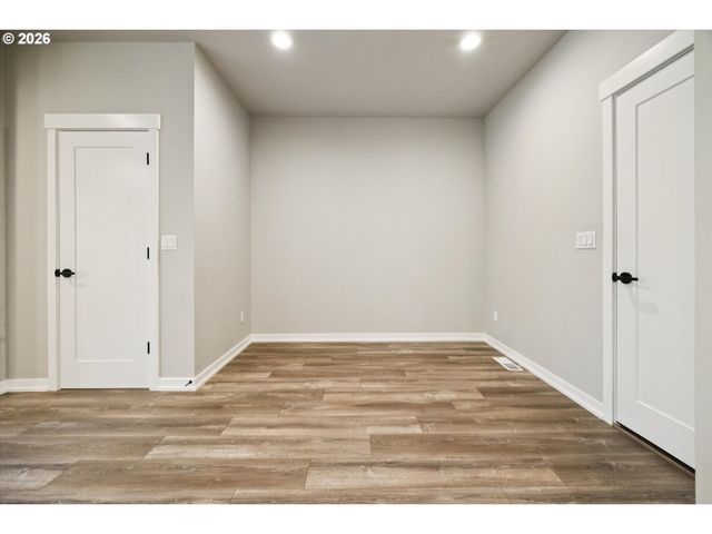8157 Se VERMONT St, Hillsboro, OR 97123