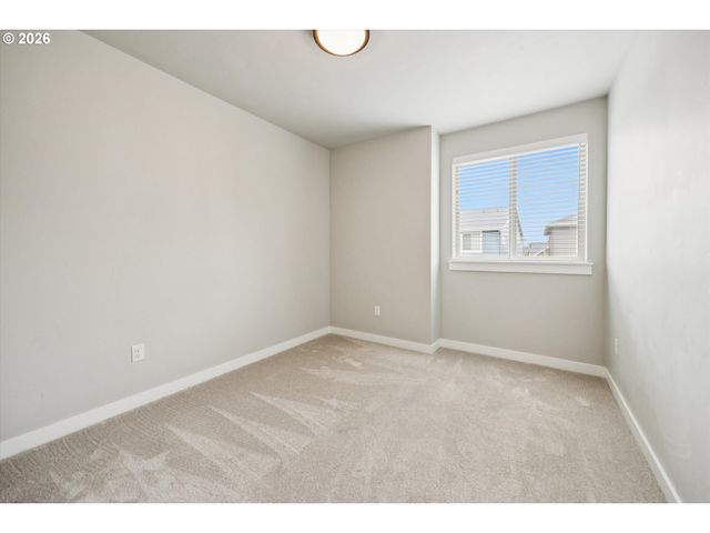 8157 Se VERMONT St, Hillsboro, OR 97123