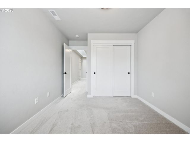 8157 Se VERMONT St, Hillsboro, OR 97123