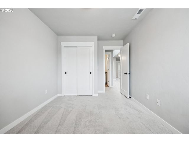 8157 Se VERMONT St, Hillsboro, OR 97123