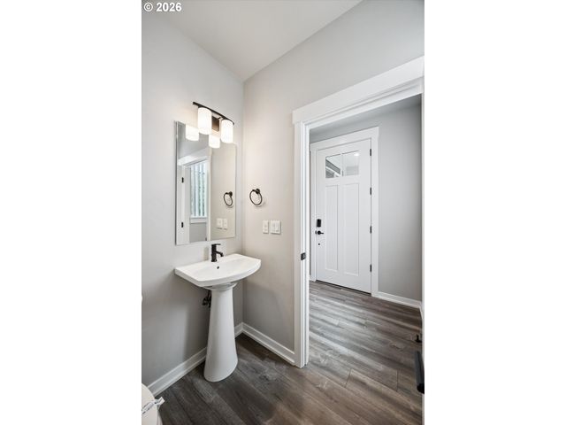 8157 Se VERMONT St, Hillsboro, OR 97123