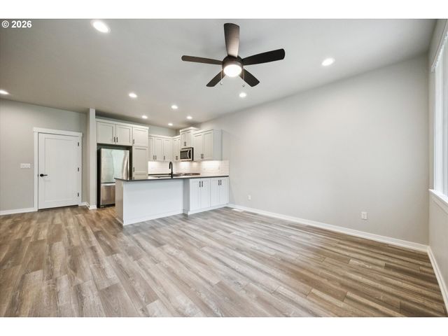 8157 Se VERMONT St, Hillsboro, OR 97123