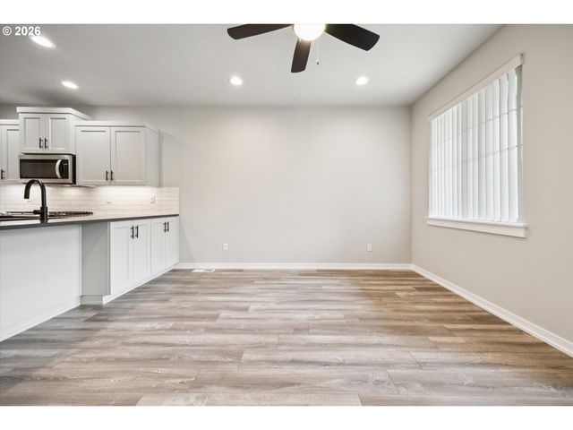 8157 Se VERMONT St, Hillsboro, OR 97123