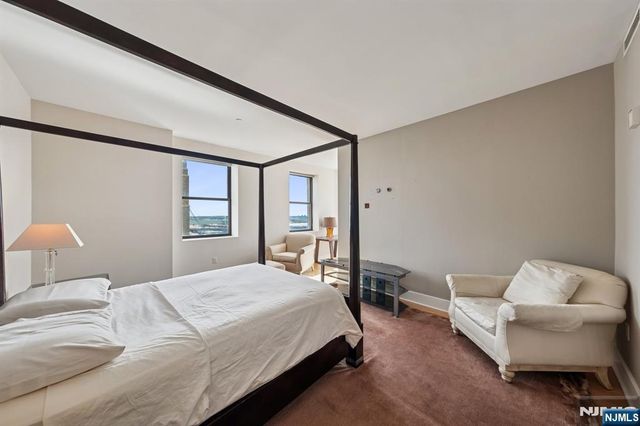 4 Beacon Way PH 1900, Jersey City, NJ 07304