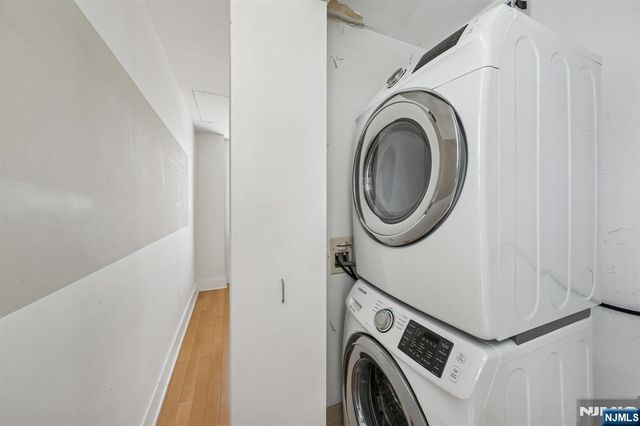 4 Beacon Way PH 1900, Jersey City, NJ 07304