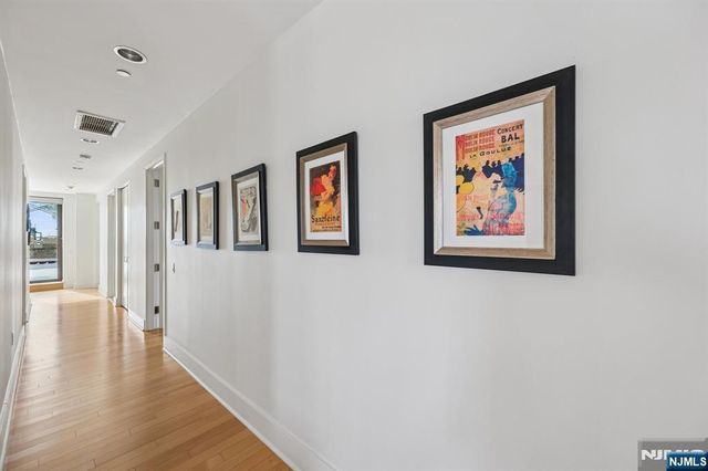 4 Beacon Way PH 1900, Jersey City, NJ 07304