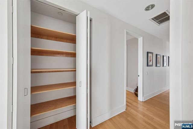 4 Beacon Way PH 1900, Jersey City, NJ 07304