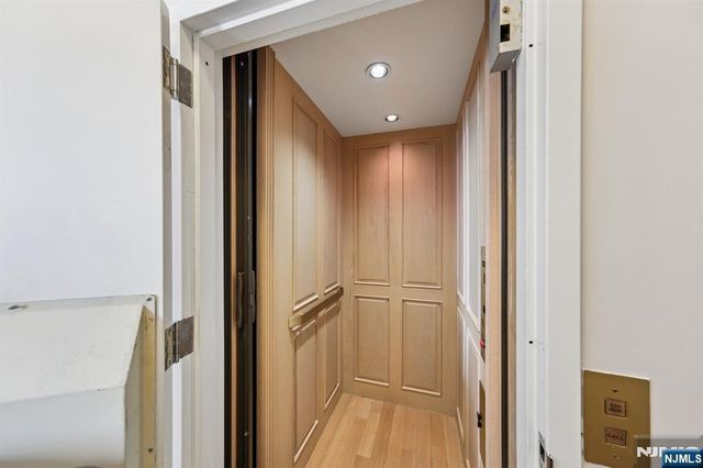 4 Beacon Way PH 1900, Jersey City, NJ 07304