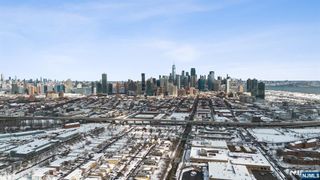 4 Beacon Way PH 1900, Jersey City, NJ 07304