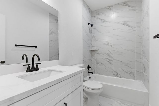 428 Rhode Island St, Houston, TX 77029