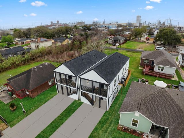 428 Rhode Island St, Houston, TX 77029