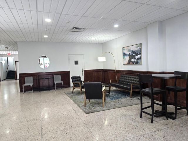 1800 Lavaca ST A107, Austin, TX 78701