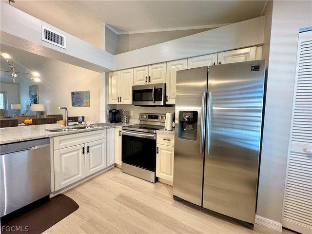 9610 Victoria LN D302, Naples, FL 34109