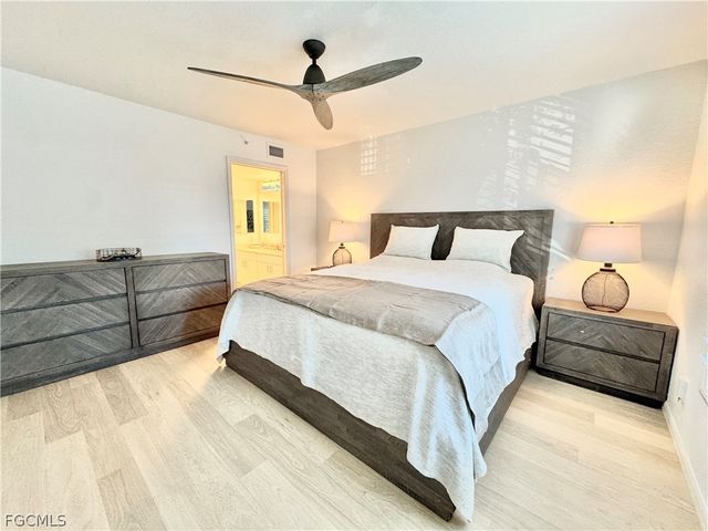 9610 Victoria LN D302, Naples, FL 34109