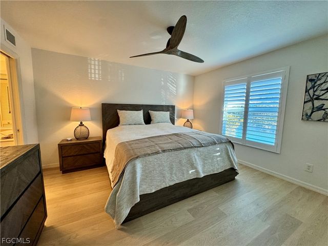 9610 Victoria LN D302, Naples, FL 34109