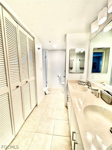 9610 Victoria LN D302, Naples, FL 34109