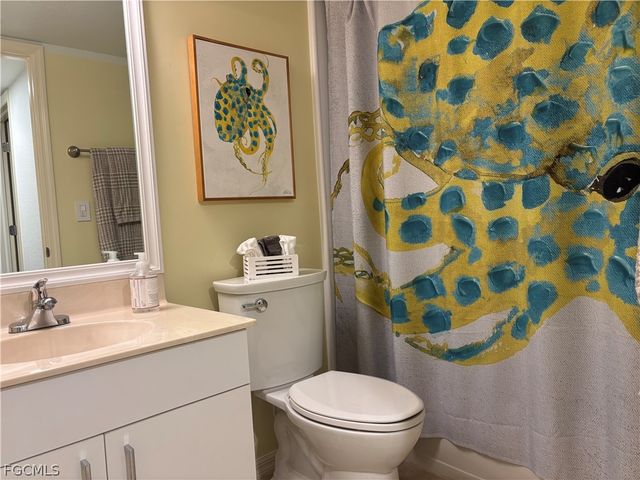 9610 Victoria LN D302, Naples, FL 34109