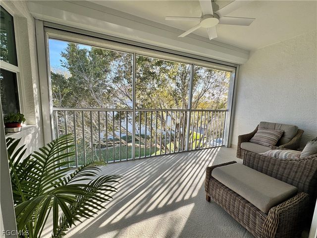 9610 Victoria LN D302, Naples, FL 34109