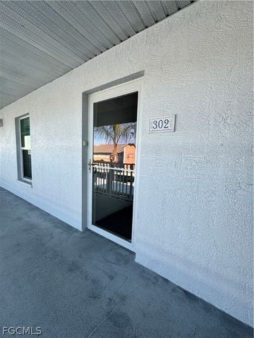 9610 Victoria LN D302, Naples, FL 34109