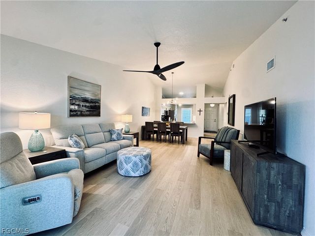 9610 Victoria LN D302, Naples, FL 34109