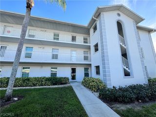 9610 Victoria LN D302, Naples, FL 34109