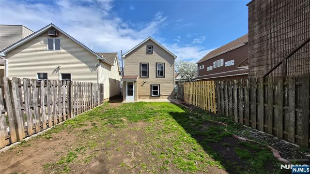104 Wallington Avenue, Wallington, NJ 07057